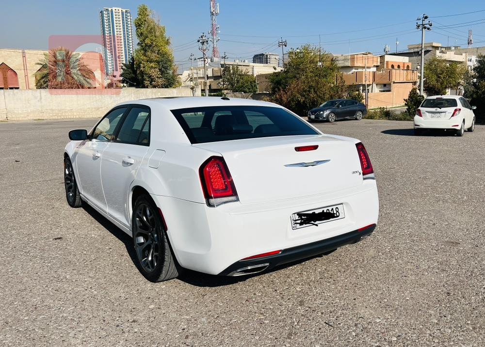 کرایسلەر 300